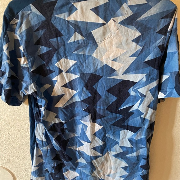 A Tee Shirt - Picture 5 of 5